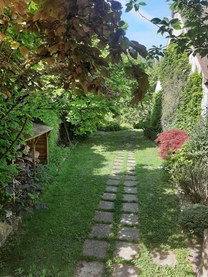 Au Chat Perche Mareil-sur-Mauldre Exterior photo